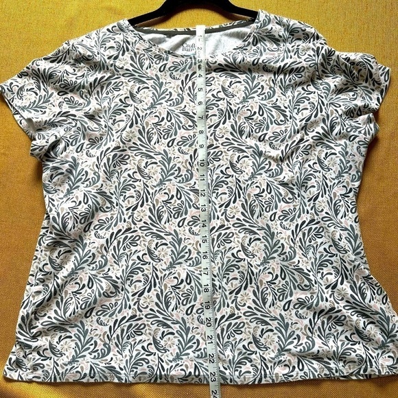 Croft and Barrow XXL Women’s short sleeve Classic Tee paisley pattern top - Picture 5 of 5